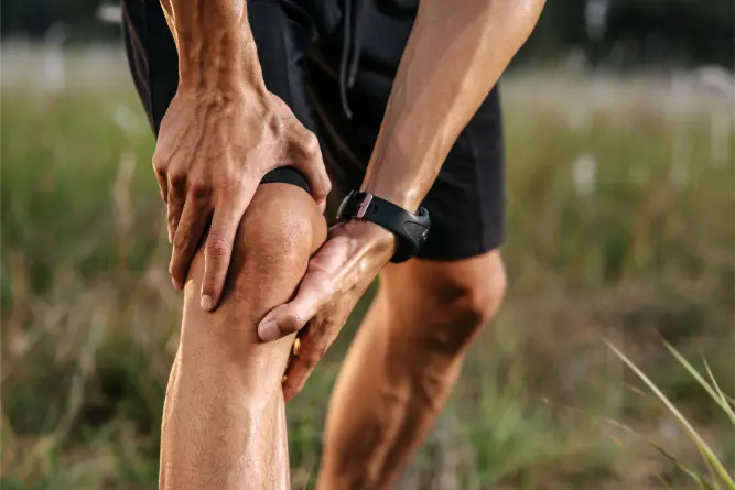 Běžecké koleno – příznaky, příčiny a léčba