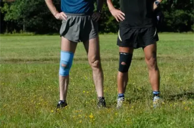 Skokanské koleno – příznaky, příčiny a léčba